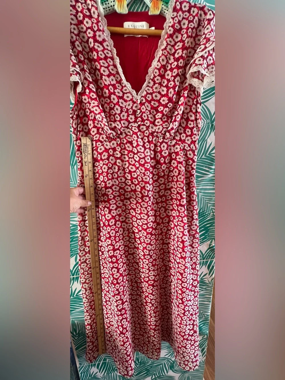 Exquise V-Neck Flutter Sleeve Midi Dress w/ red & white floral print Lace Trim M